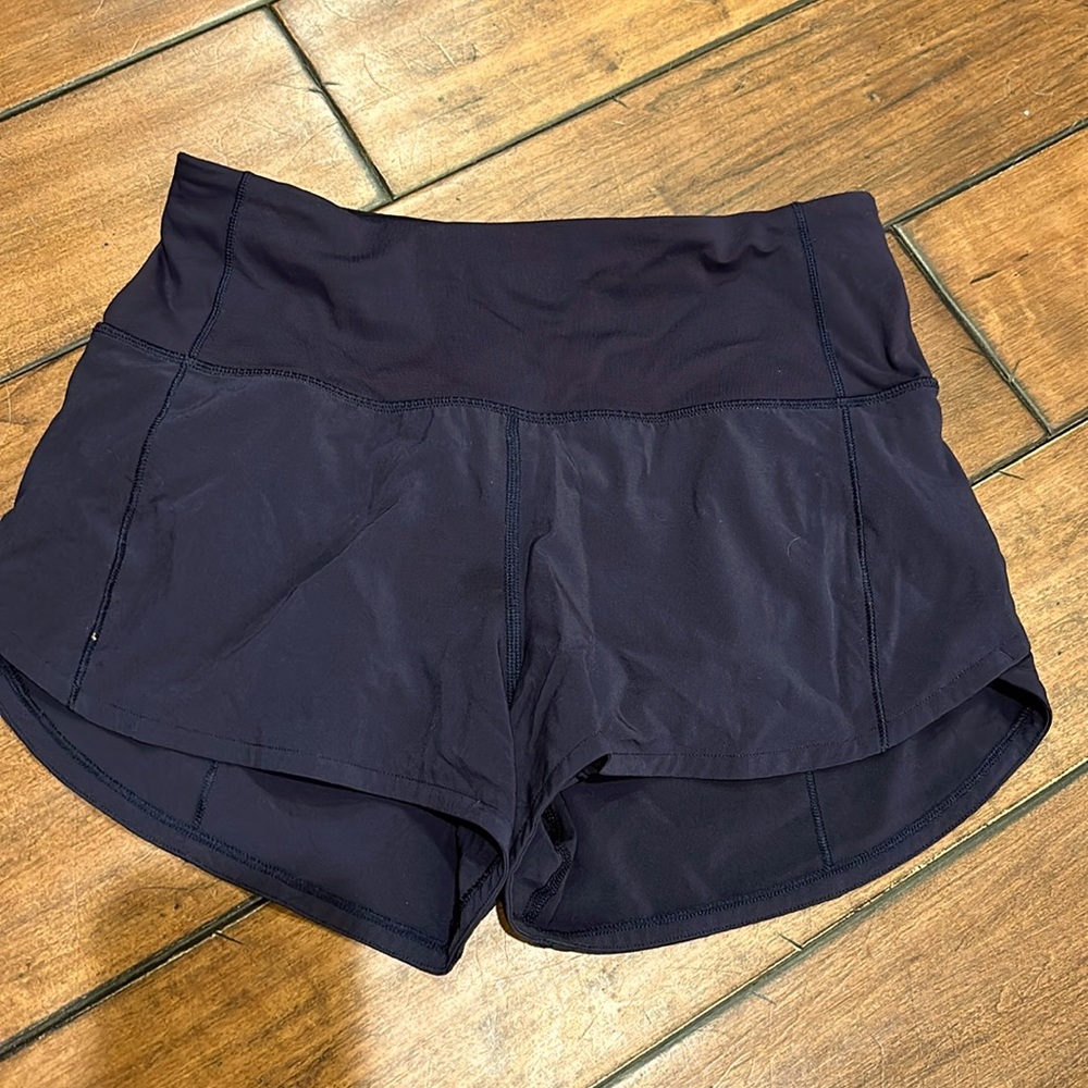 Lululemon Women’s Black Speed Up Shorts size 4
